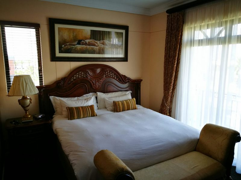 Island Club 3 Bedroom Main Bedroom